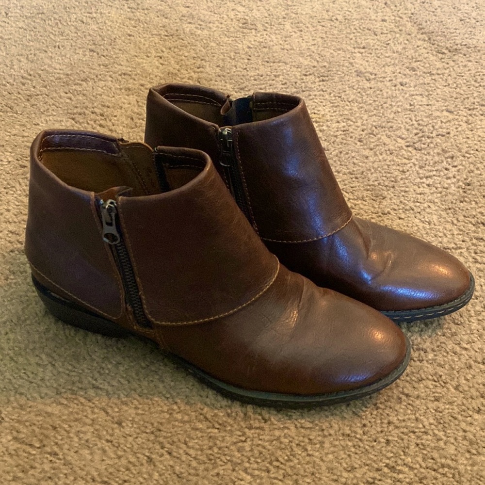 BOC booties.  Size 8.5